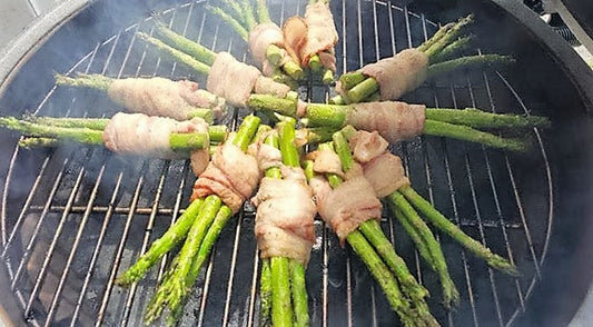 Bacon Wrapped Asparagus of the Big Green Egg!