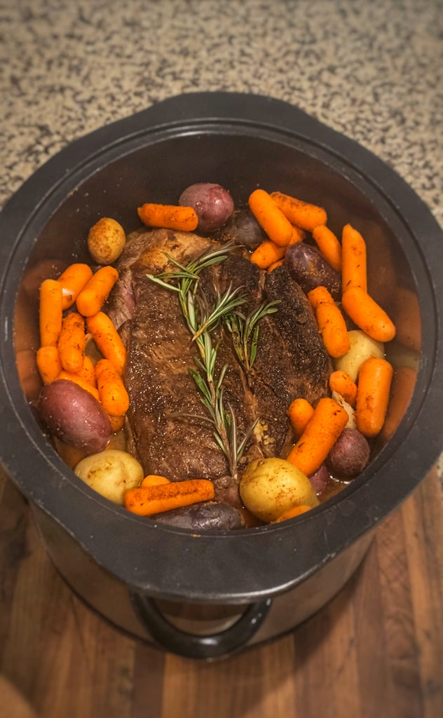 Slow cooker chuck roast with potatoes and carrots